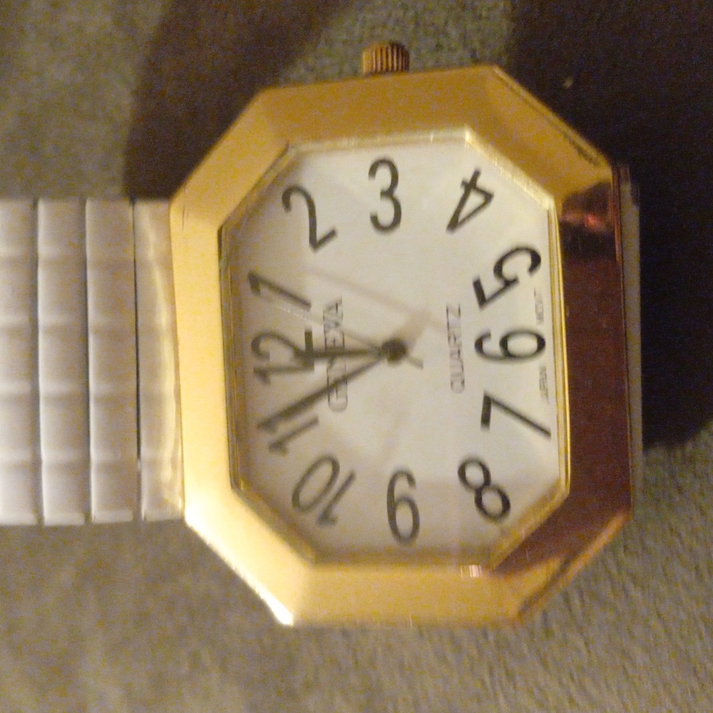 Watch - Picture 3 of 3